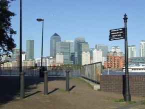 Surrey Quays Studio London